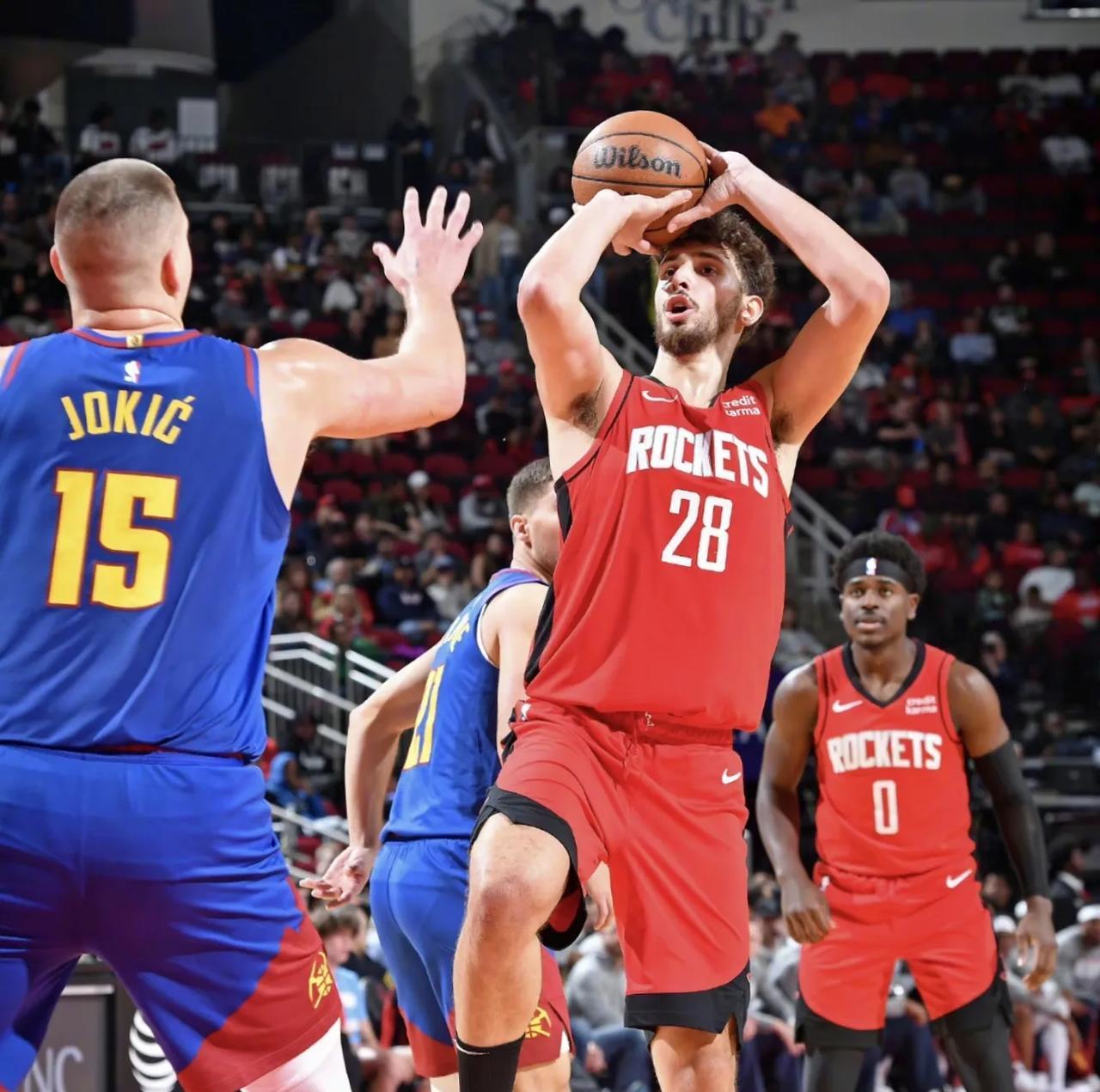 包含赛地聚焦：NBA常规赛转会期热度飙升；密尔沃基雄鹿远射贴柱；媒体盛赞；医务组通报恢复的词条